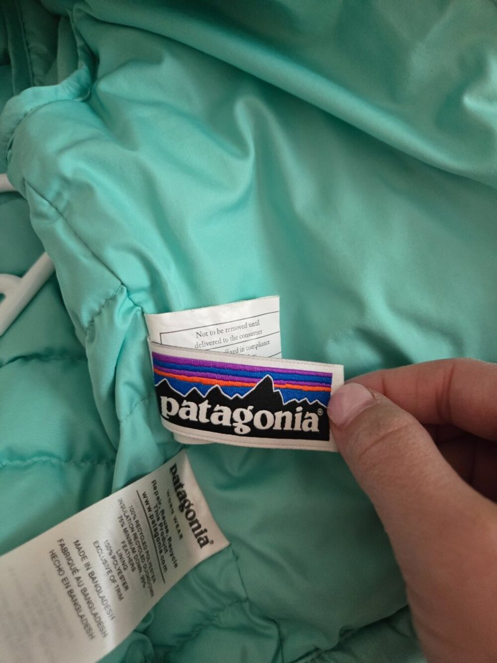 Girls size 6-12 month Patagonia Baby Down Sweater Jacket - Picture 11 of 11